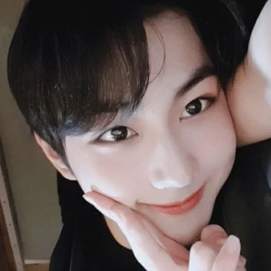 Latest photo of Jungwon (ENHYPEN)