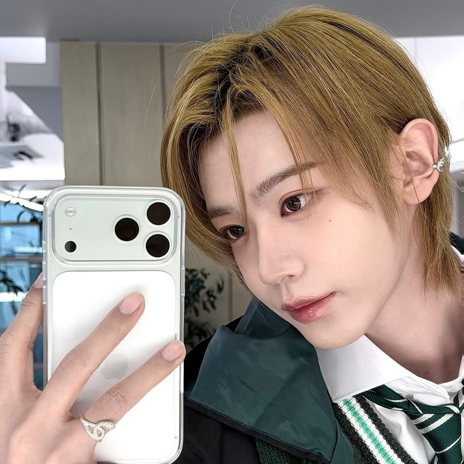 Behind-the-scenes cut of Zhang Shuaibo (AHOF)