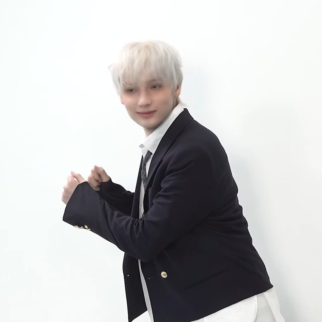 Latest photo of HueningKai (TOMORROW X TOGETHER)