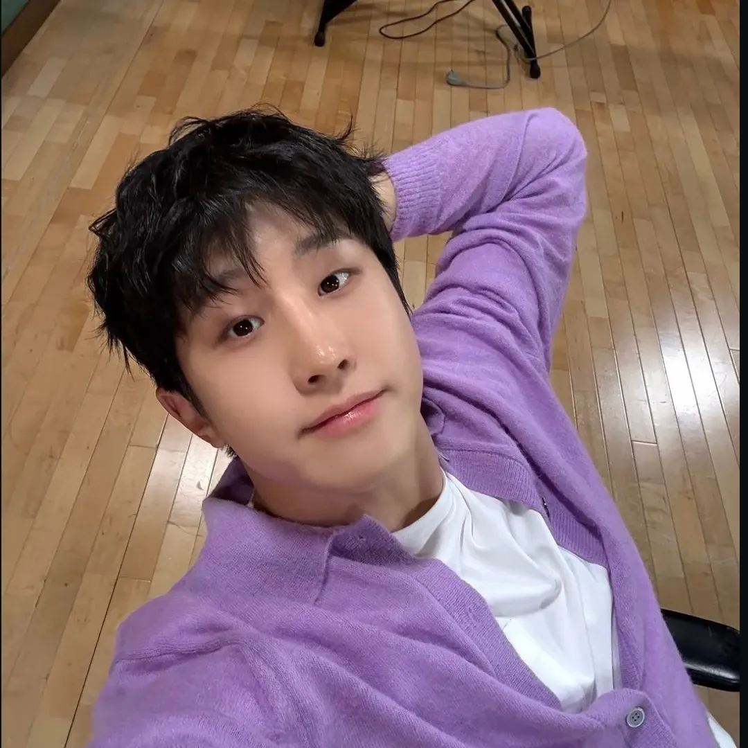 A moment captured by Jinjin (ASTRO)'s fan
