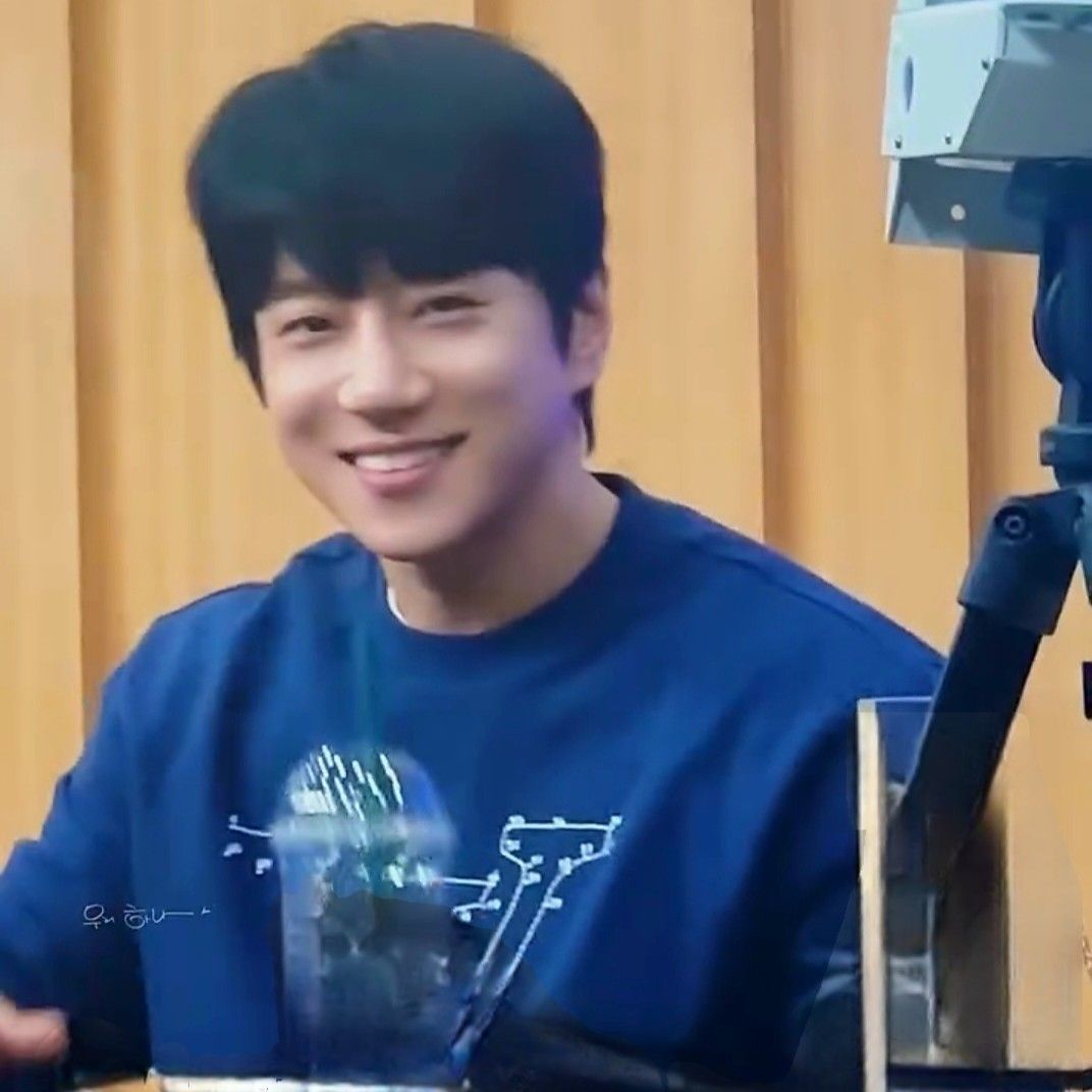 Latest photo of Hwang Chiyeol