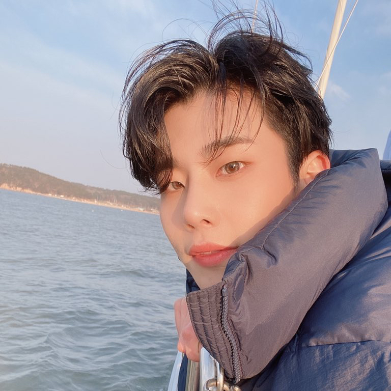 아스트로 최근 활동샷