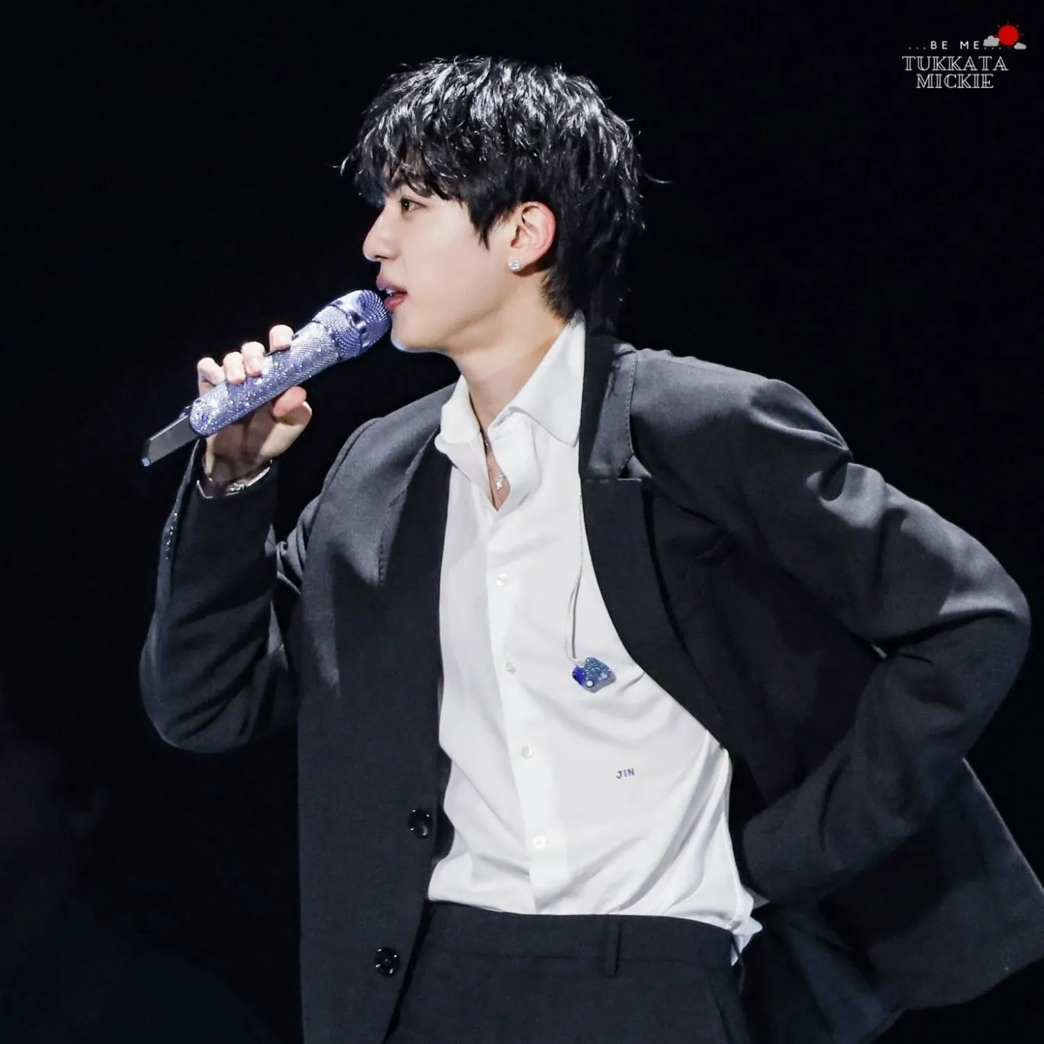 진 (방탄소년단)의 최신 사진