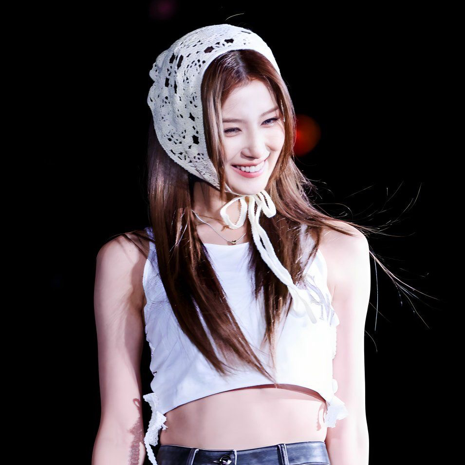 Behind-the-scenes cut of Sana (TWICE)