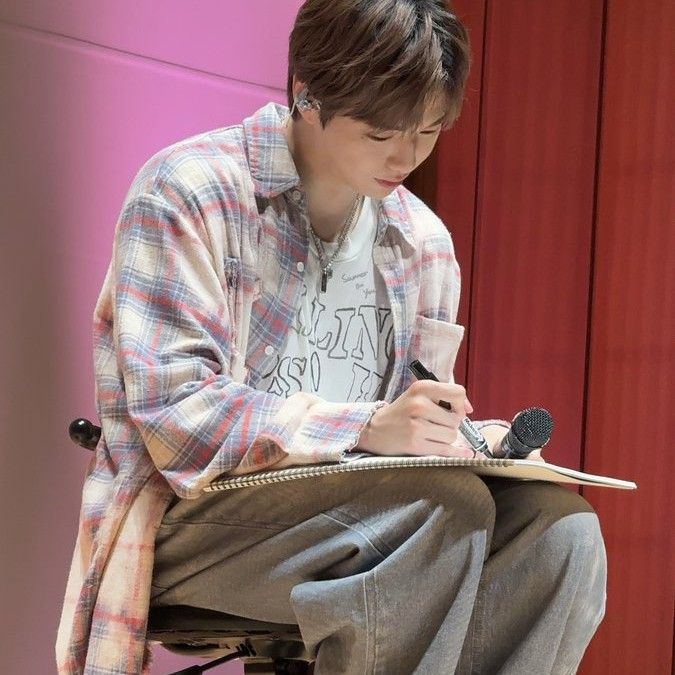 Foto aktivitas terbaru Kang Daniel