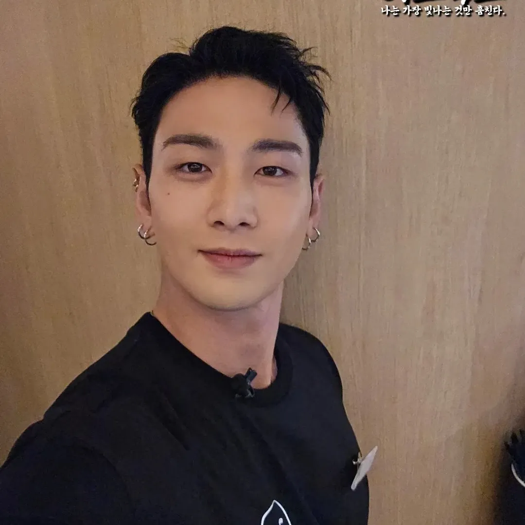 Behind-the-scenes cut of Baekho