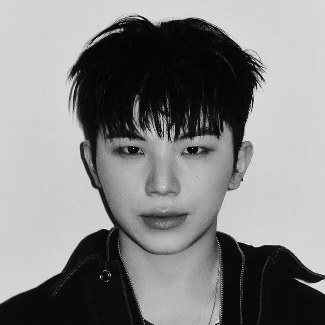 Woozi (SEVENTEEN)的最新活動照片
