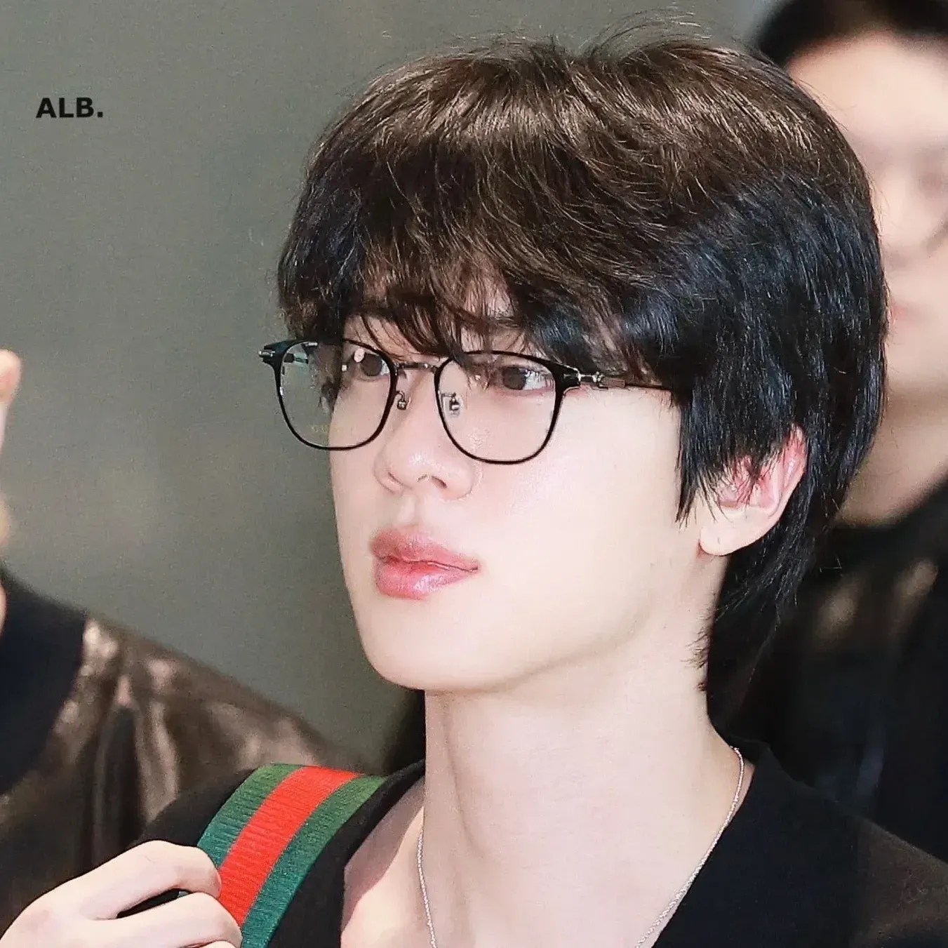 Foto aktivitas terbaru Jin (BTS)