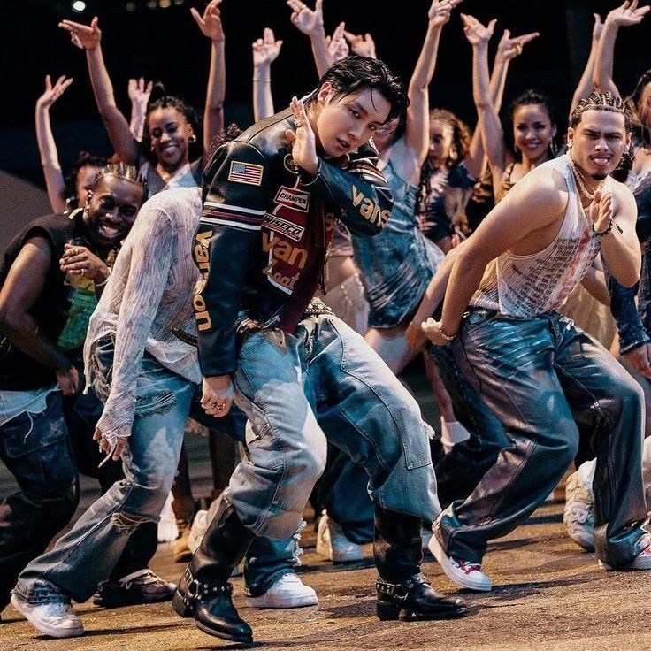 제이홉 (방탄소년단)의 최신 사진