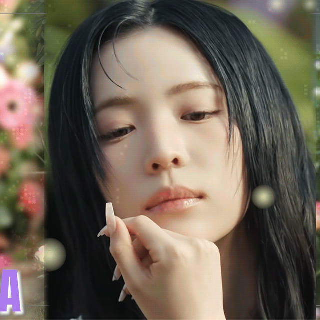 Latest photo of Maya (NiziU)