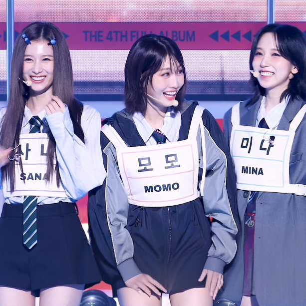 Momo (TWICE)的最新活動照片