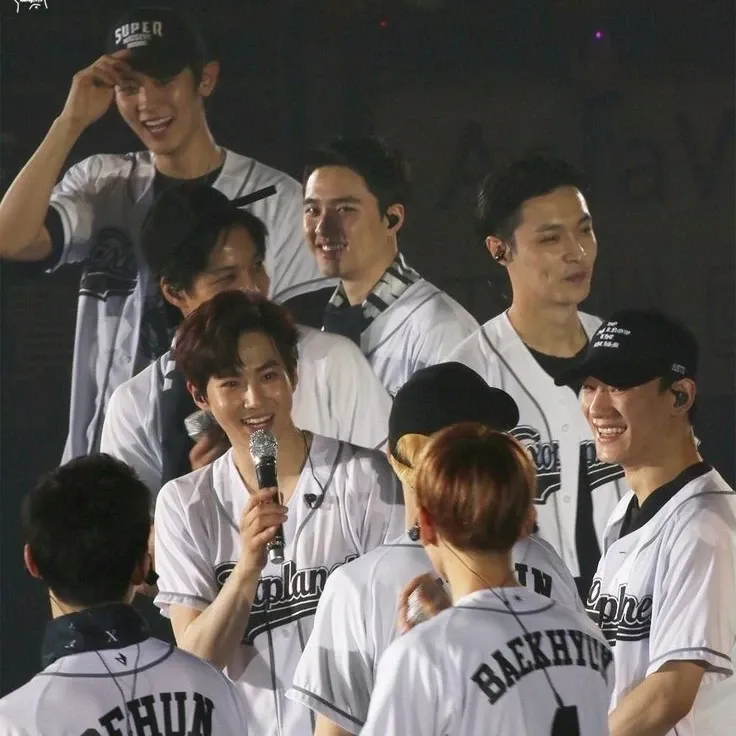 Latest photo of EXO
