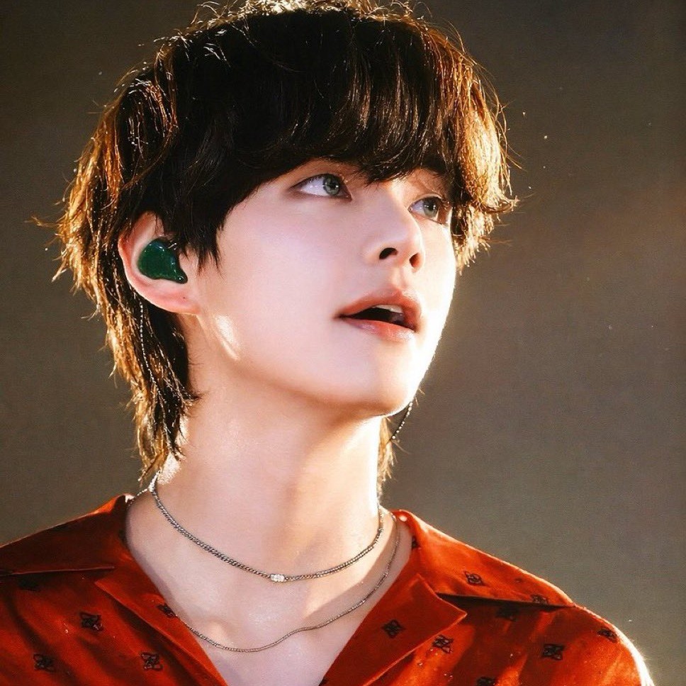 A moment captured by V (BTS)'s fan