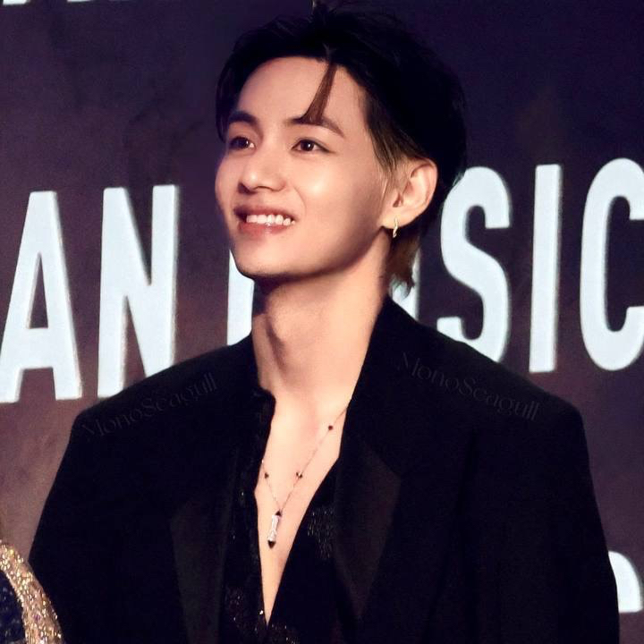 뷔 (방탄소년단)의 비하인드 컷
