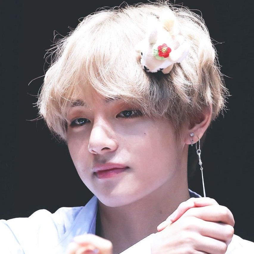 뷔 (방탄소년단)의 비하인드 컷