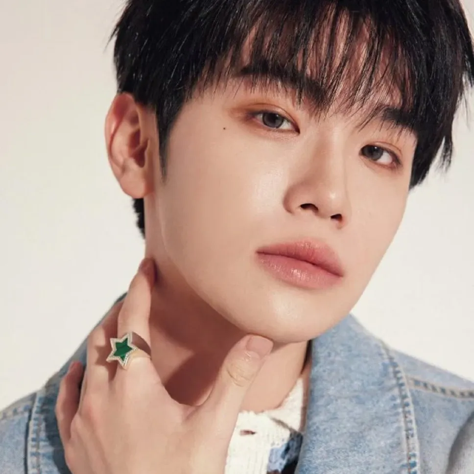 Recent activity shot of Kim Taerae (ZEROBASEONE)