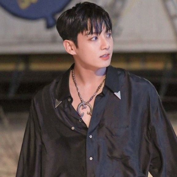 Foto aktivitas terbaru Jungkook (BTS)