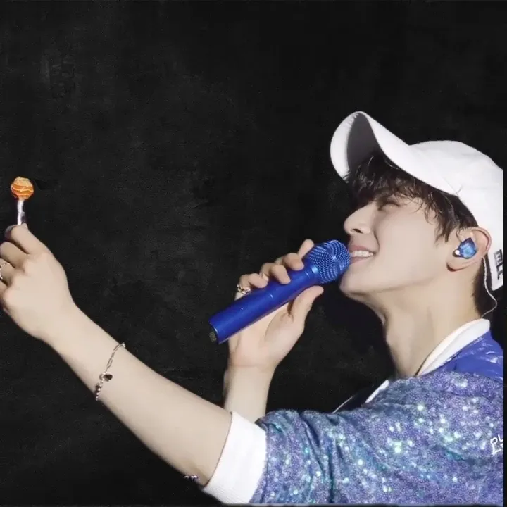 Recent activity shot of Eunwoo (ASTRO)