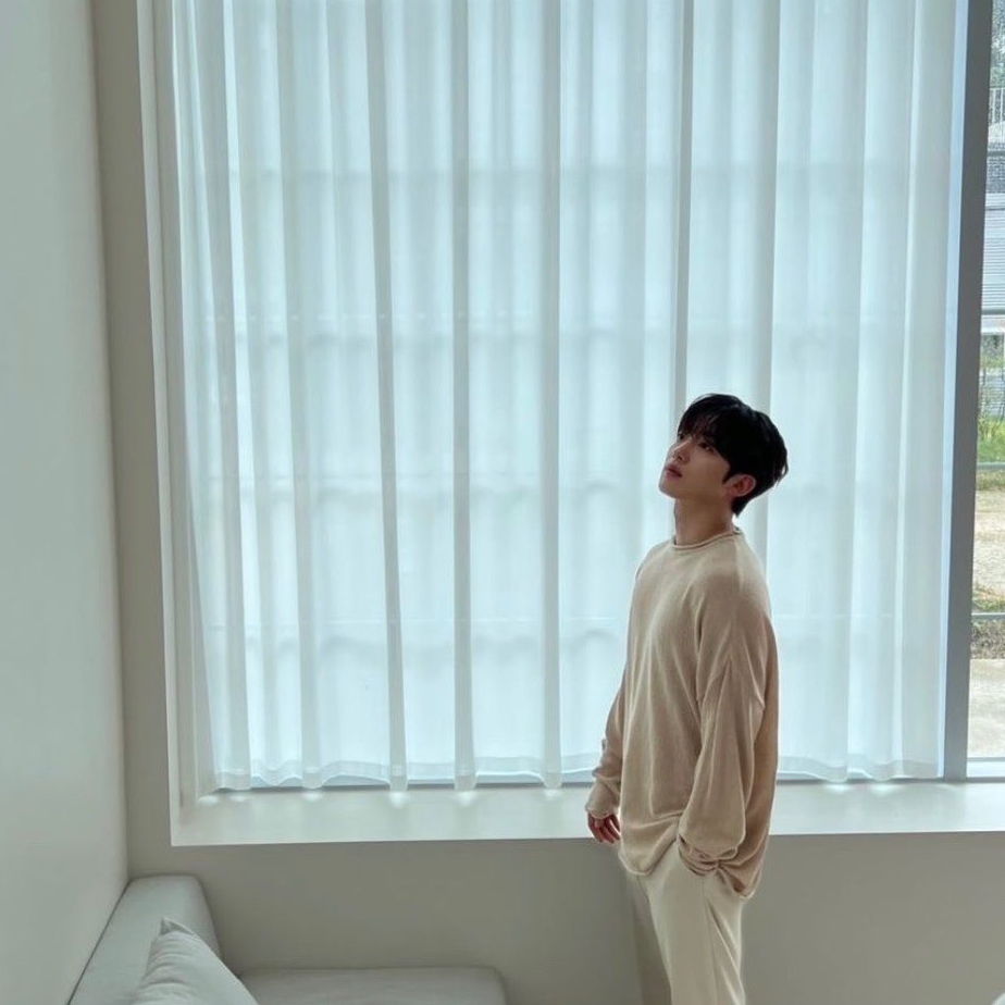 A moment captured by Kim Yohan (WEi)'s fan