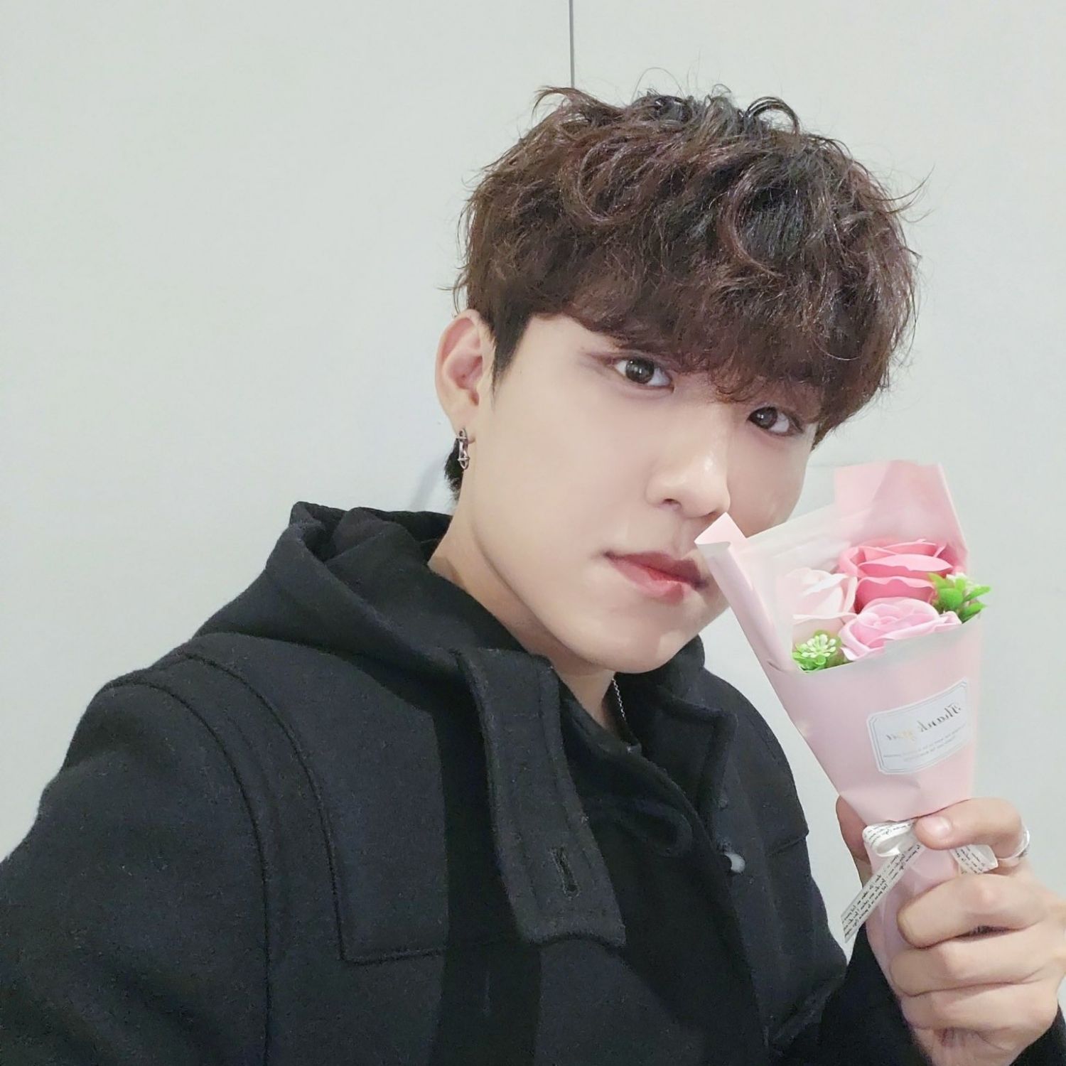 Behind-the-scenes cut of Park Woojin (AB6IX)
