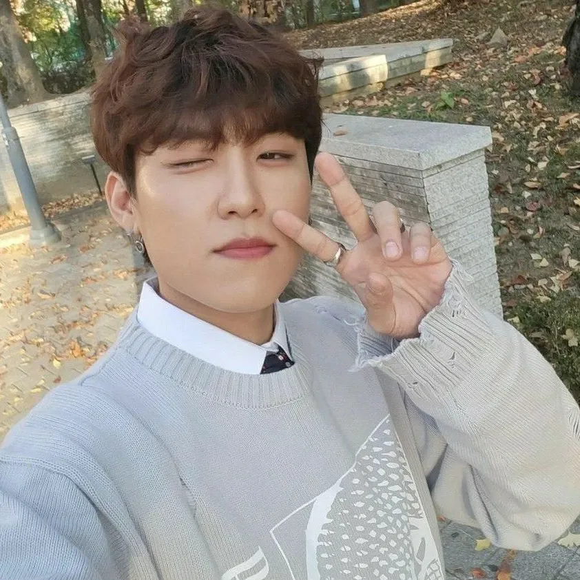 Behind-the-scenes cut of Park Woojin (AB6IX)