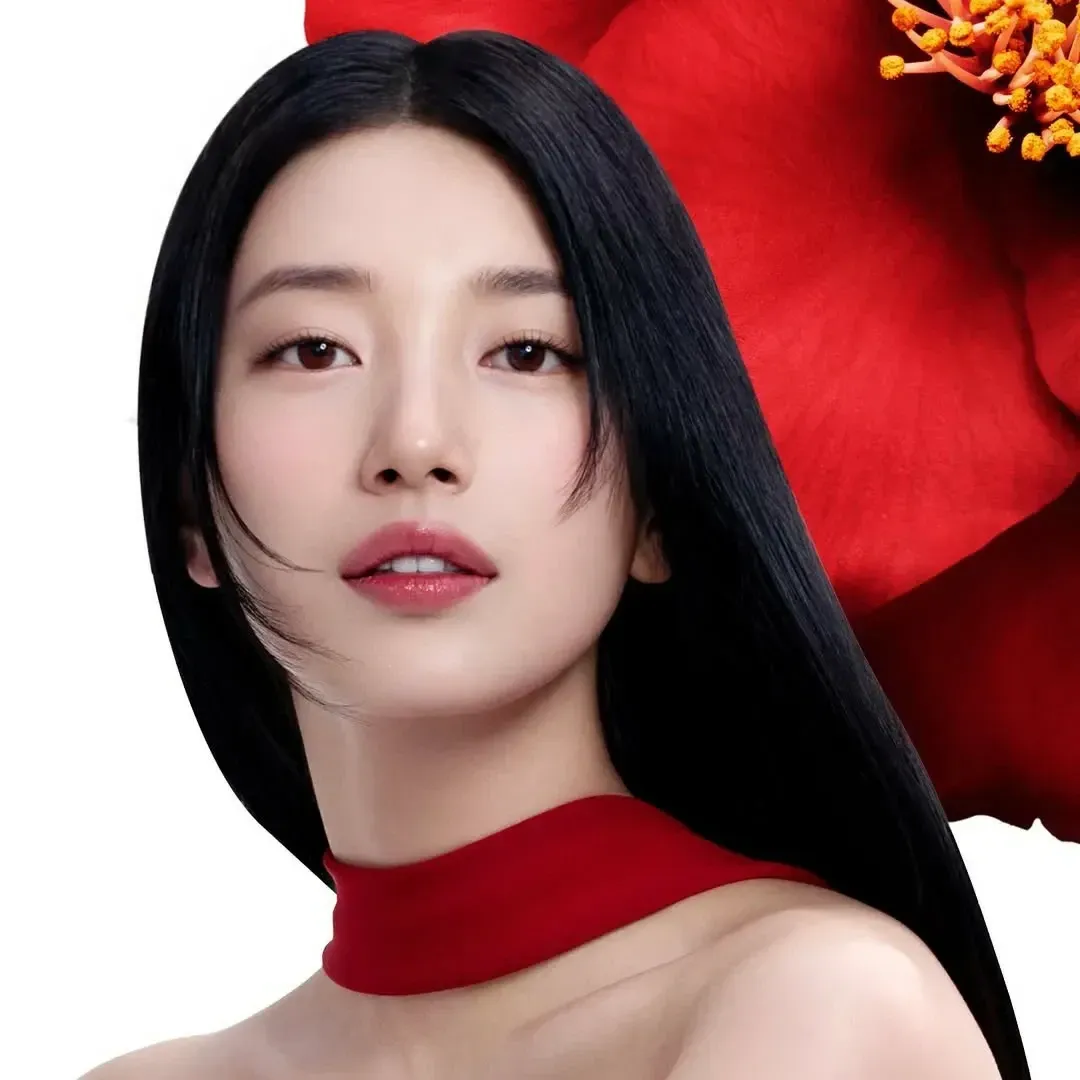 Behind-the-scenes cut of Suzy