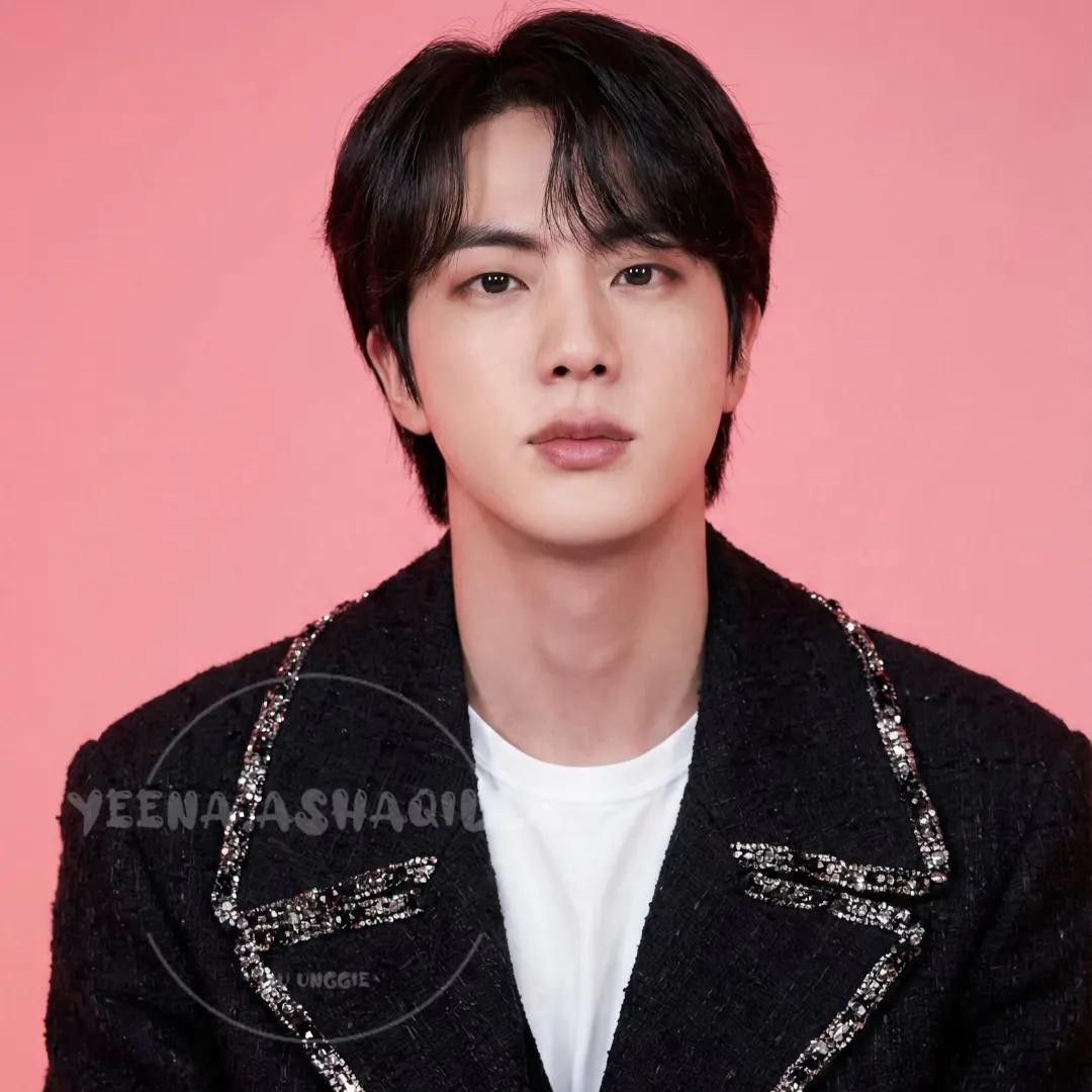 Momen yang diabadikan oleh penggemar Jin (BTS)