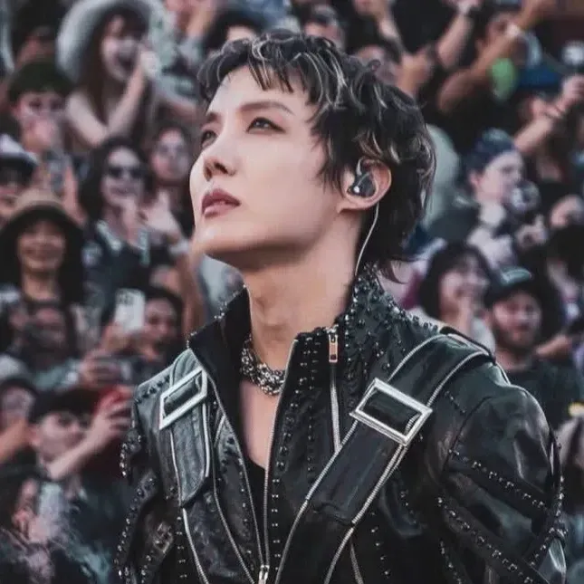 제이홉 (방탄소년단) 최근 활동샷