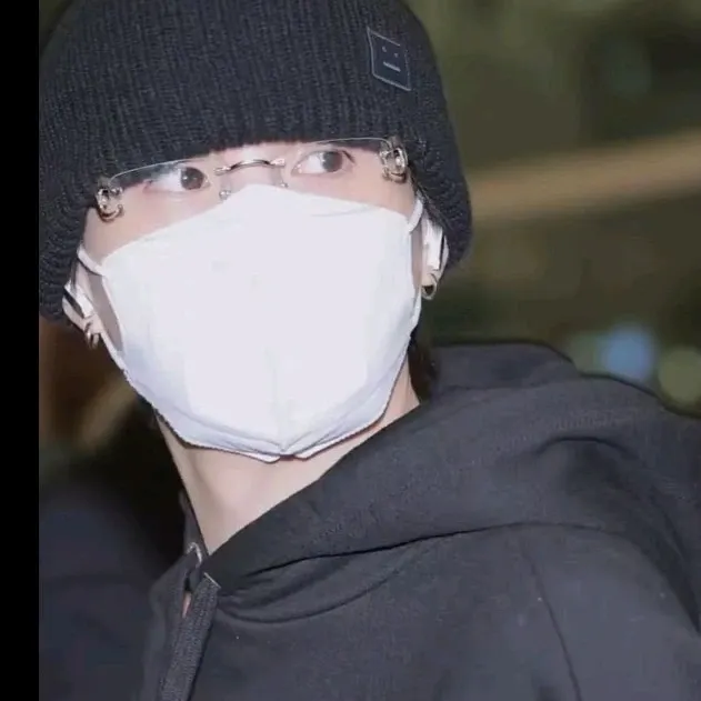 Potret di balik layar SUGA (BTS)