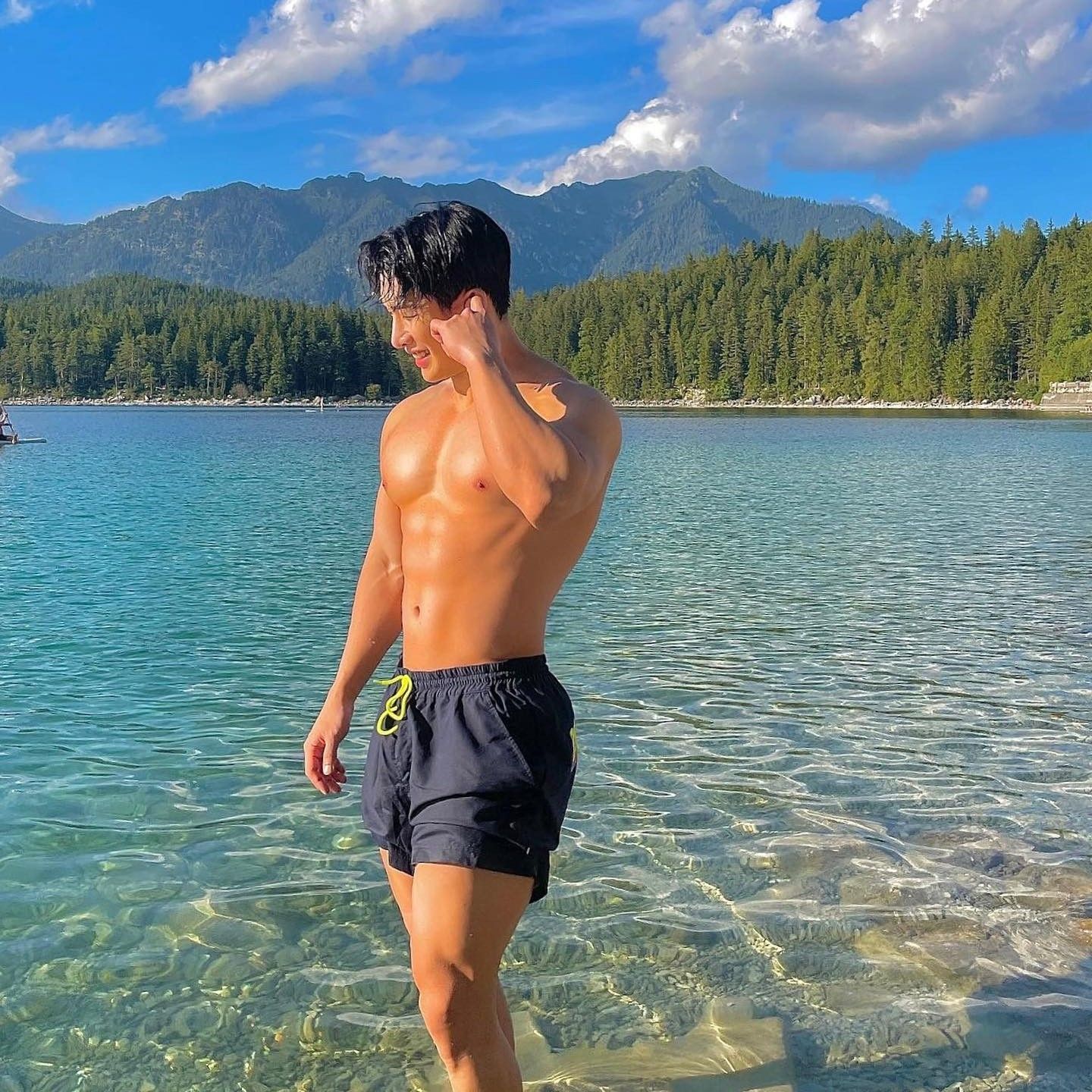 Latest photo of Wonho