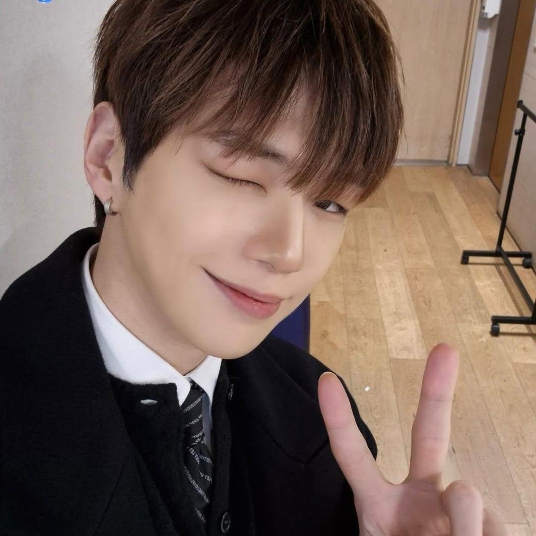 강다니엘 최근 활동샷