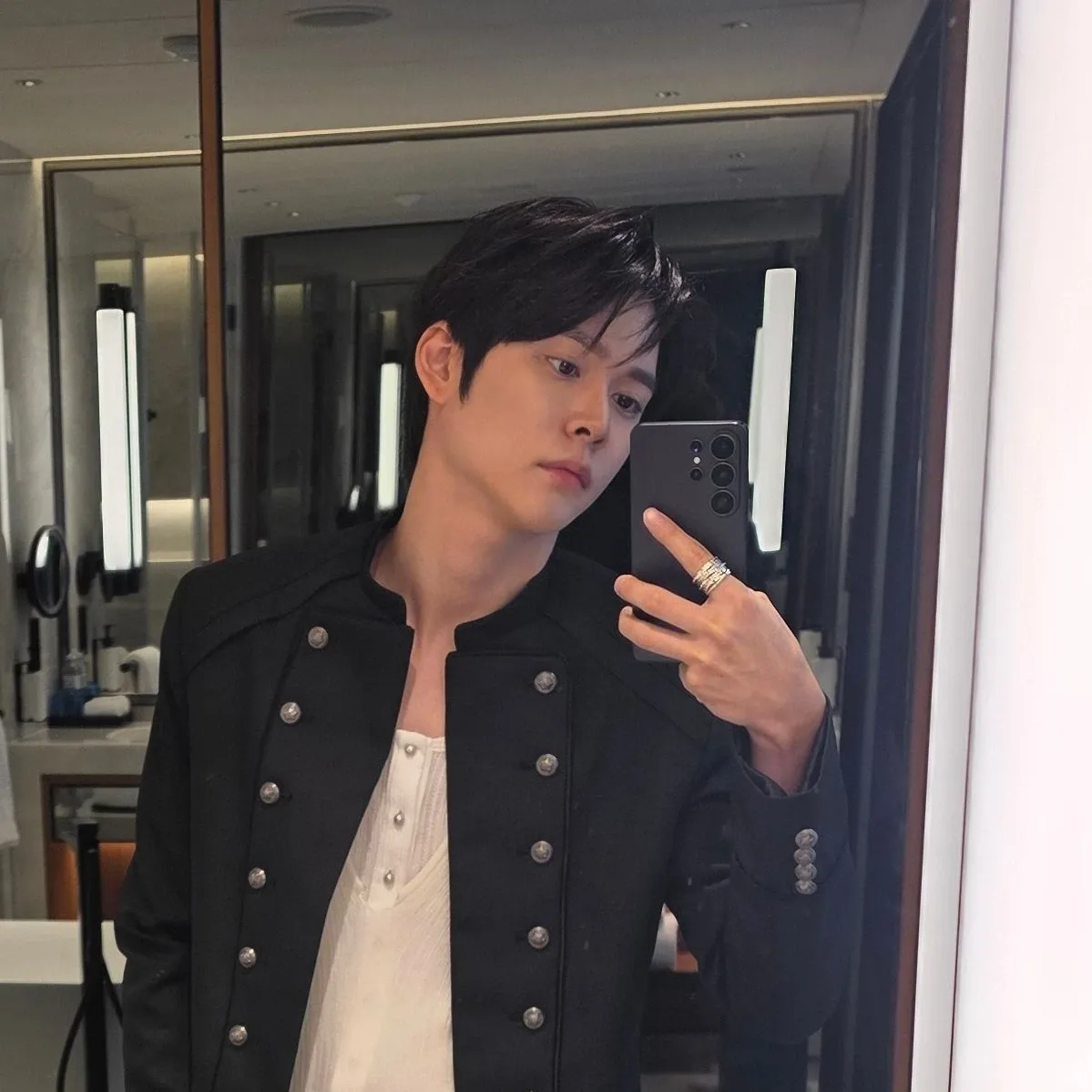 Behind-the-scenes cut of Eunseok (RIIZE)