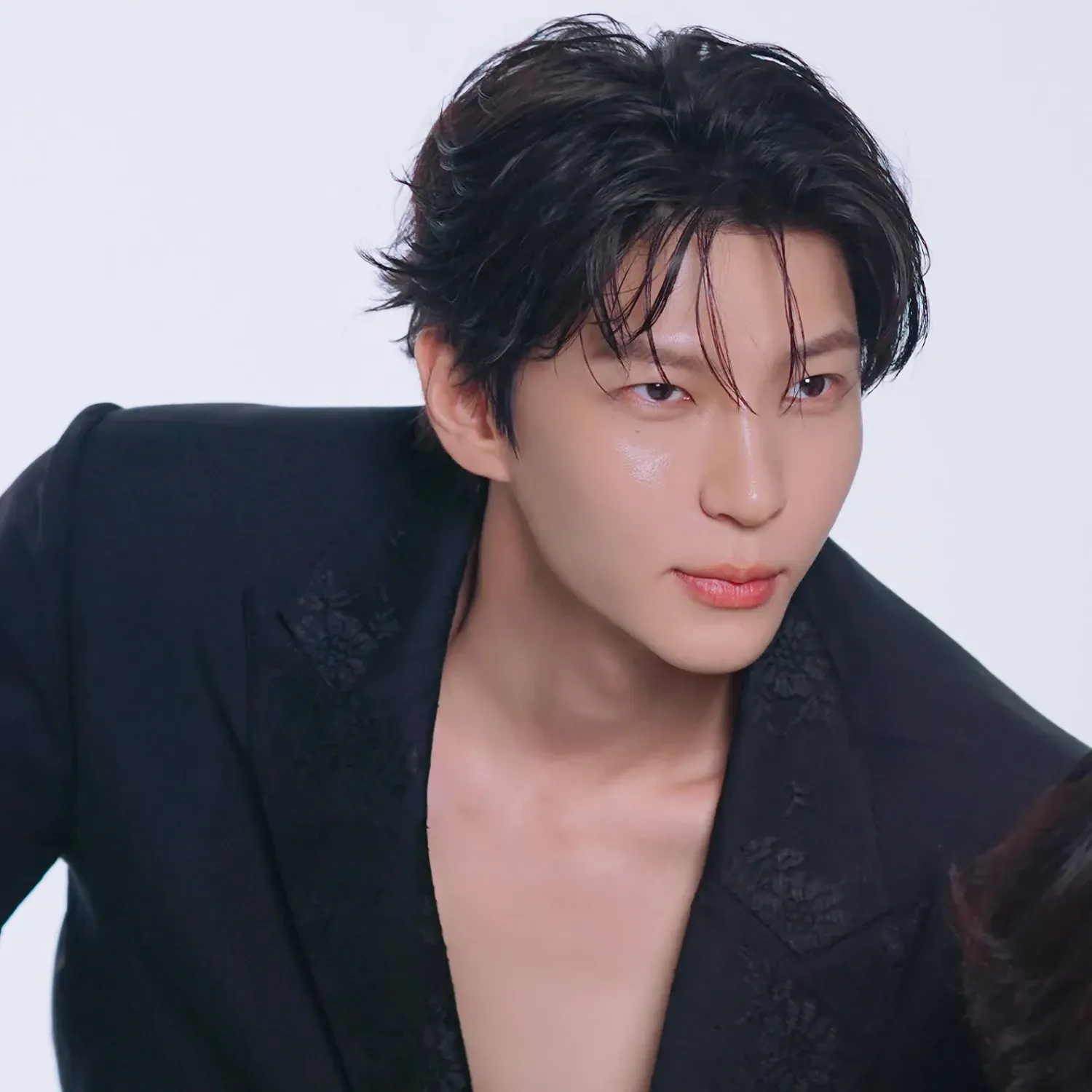 Recent activity shot of LEO (VIXX)