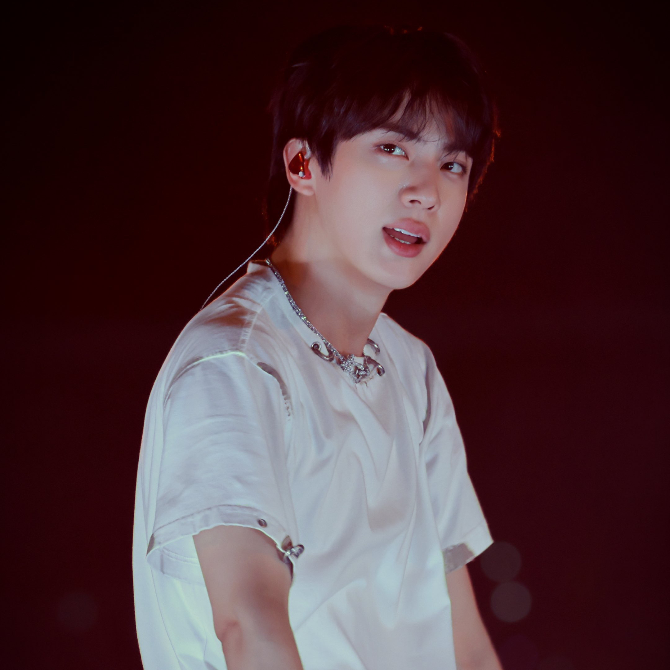 Momen yang diabadikan oleh penggemar Jin (BTS)