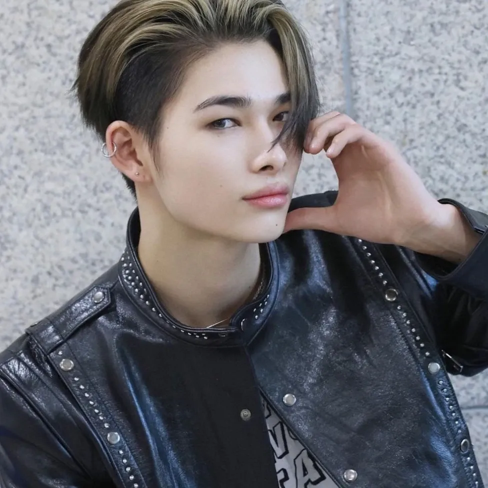 Foto terbaru NI-KI (ENHYPEN)