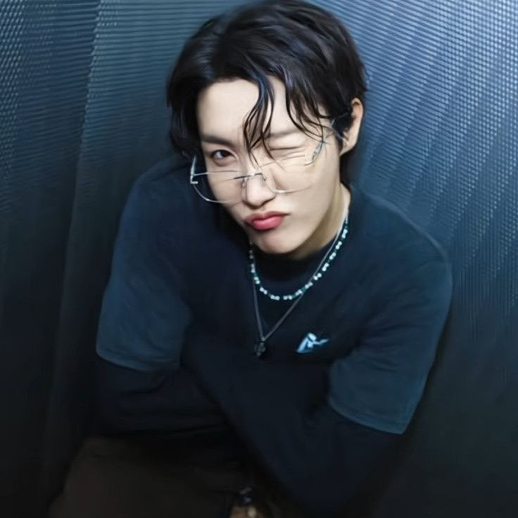 J-hope (防彈少年團)的最新活動照片