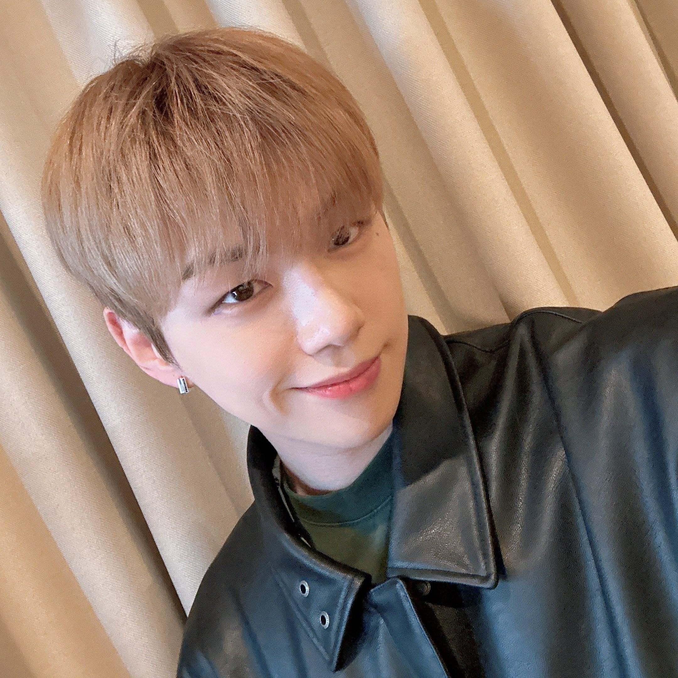 Behind-the-scenes cut of Kang Daniel