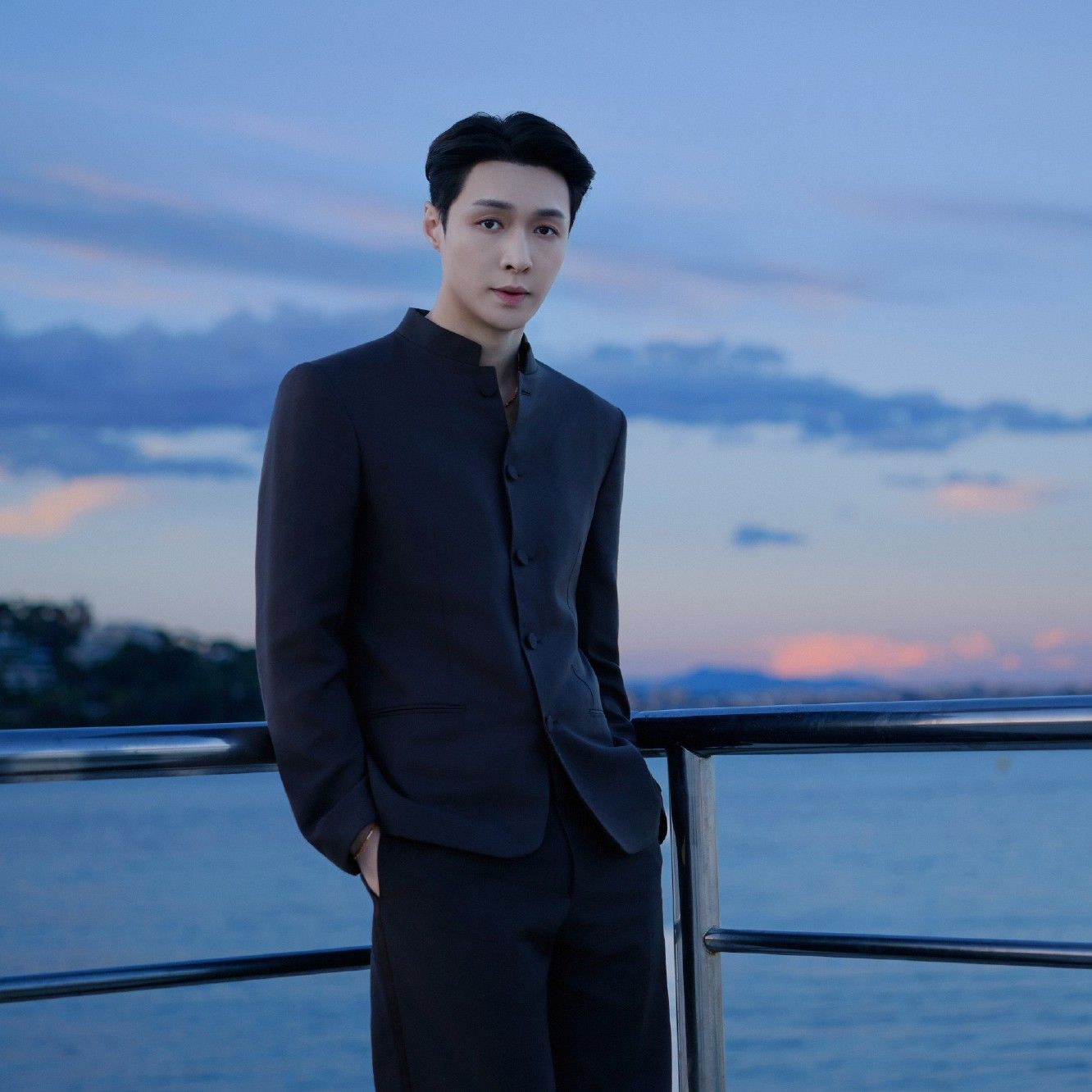 Recent activity shot of Lay (EXO)