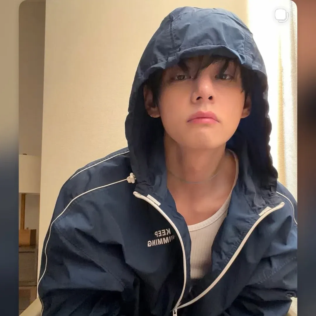 뷔 (방탄소년단) 최근 활동샷