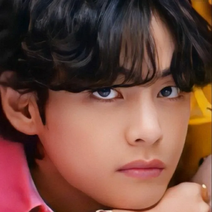 뷔 (방탄소년단)의 최신 사진