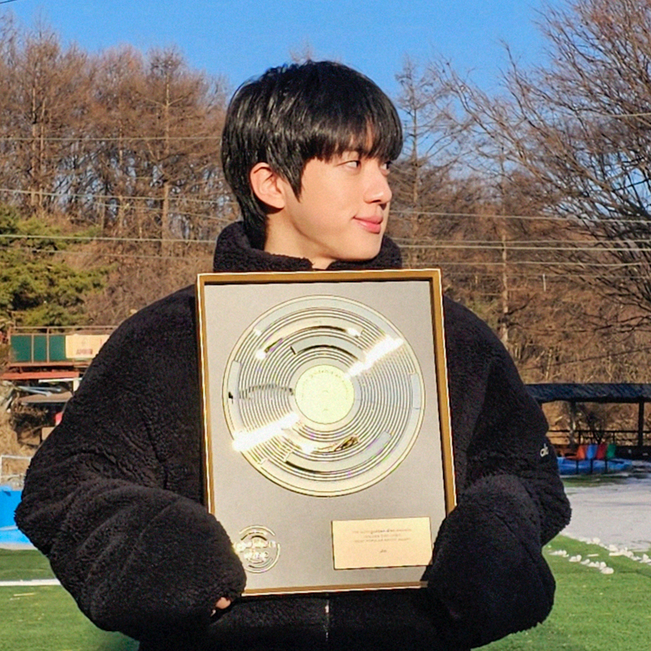 Jin (防弹少年团)的最新活动照片