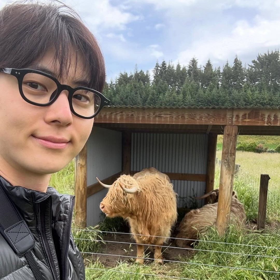 황민현의 비하인드 컷