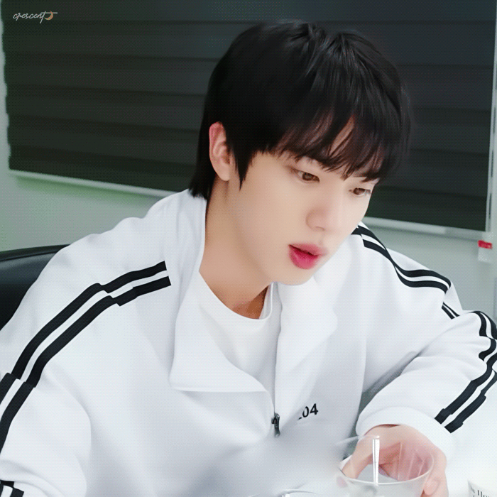 진 (방탄소년단)의 최신 사진