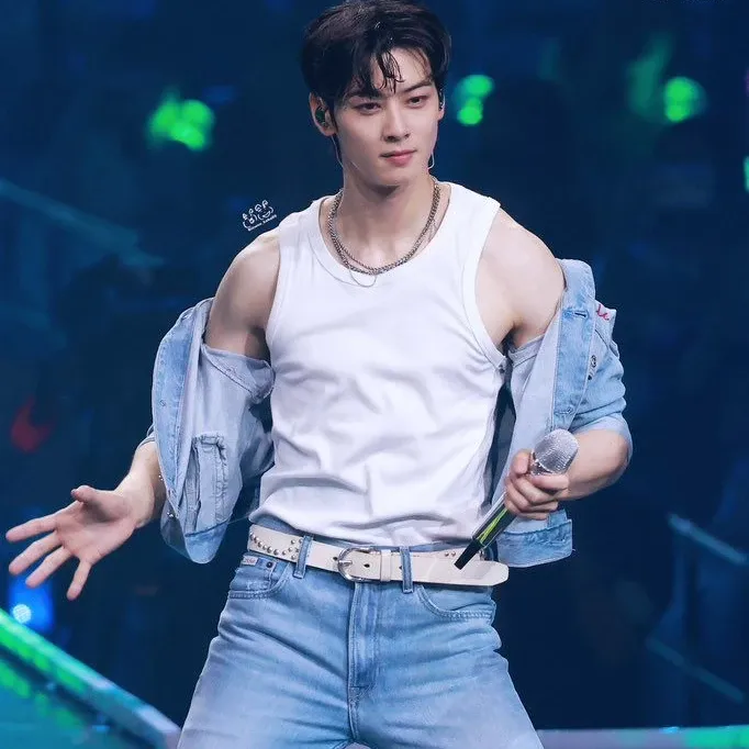 A moment captured by Eunwoo (ASTRO)'s fan