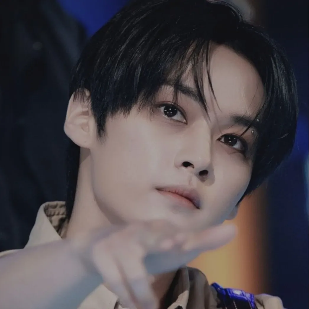 Recent activity shot of Lee Know (Stray Kids)