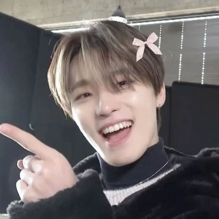 A moment captured by Dino (SEVENTEEN)'s fan