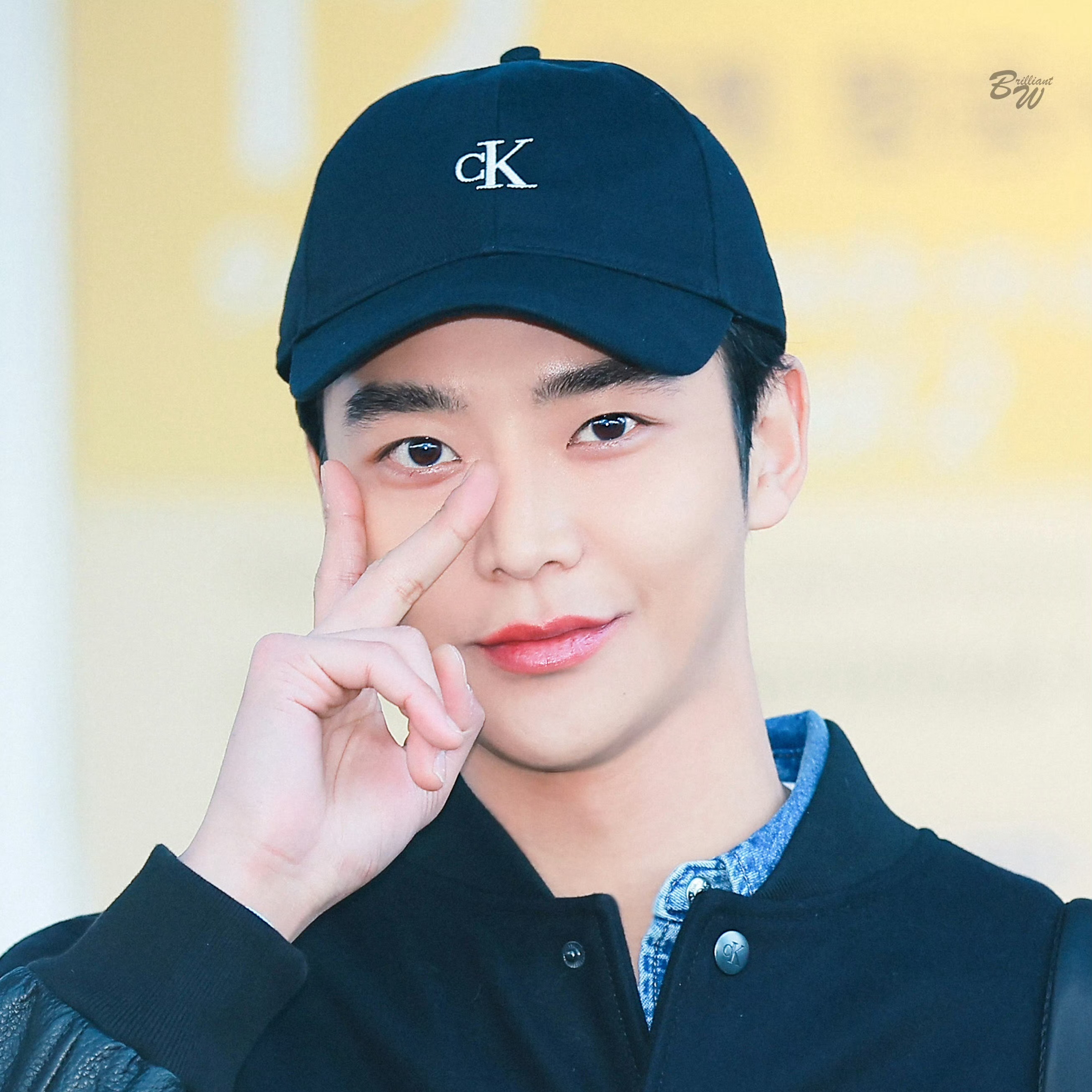 Behind-the-scenes cut of Rowoon