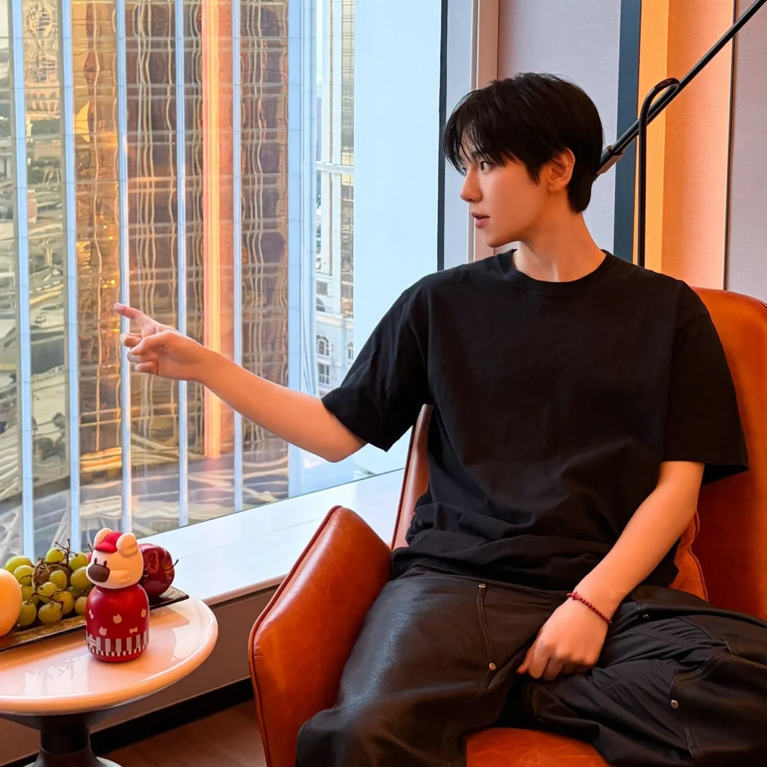 Behind-the-scenes cut of Baekhyun (EXO)