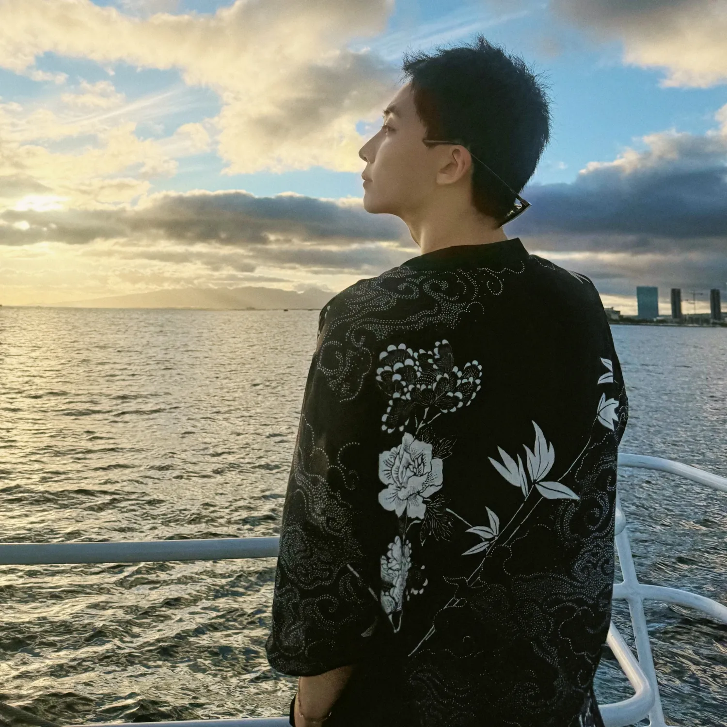 A moment captured by Jeonghan (SEVENTEEN)'s fan