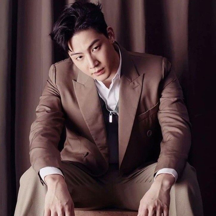 Behind-the-scenes cut of JAY B (GOT7)